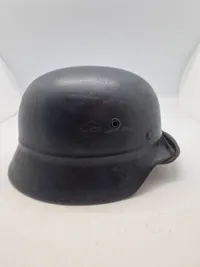 Original tysk ww2 brandhjelm med påsat mærke