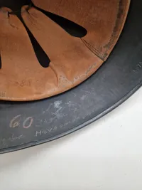Original tysk ww2 brandhjelm med påsat mærke