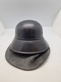 Original tysk Luftschütz hjelm, ww2 med påsat mærke