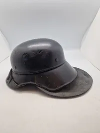Original tysk Luftschütz hjelm, ww2 med påsat mærke