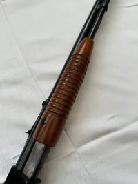 FN National  Browning pumpgun kaliber 22 long, serie nummer 133740