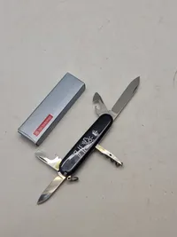 Originalt Victorinox multitool med æske