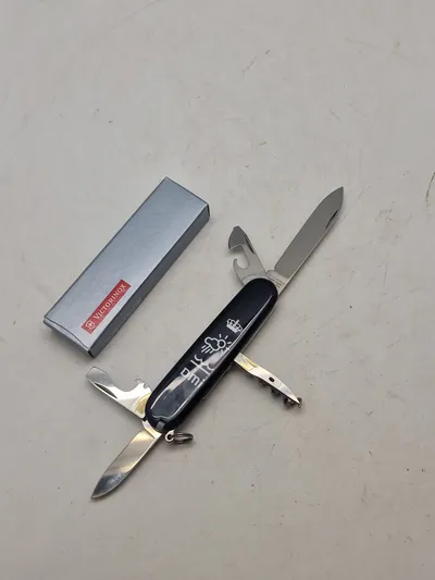 Originalt Victorinox multitool med æske