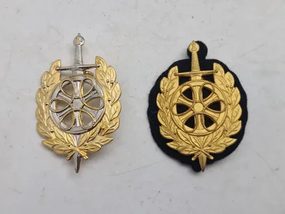 Originale danske DANILOG regimentsmærker