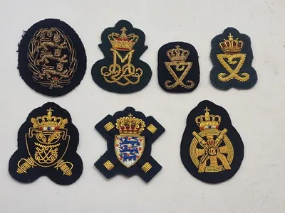 Lot originale militære mærker