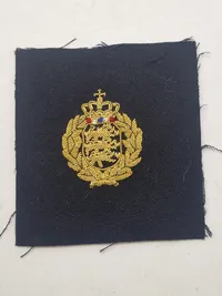 Samling originale militære mærker