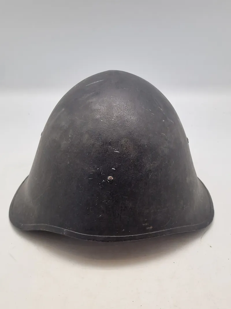 Original M/41 husvagtshjelm - næsten arsenalfrisk