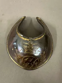 Ekstremt sjælden Original British Napoleonic Wars P-1796 Officer’s Flame Gilt Copper Gorget ca. 1810