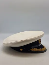 Original kasket fra det danske søværn. Officersklassen