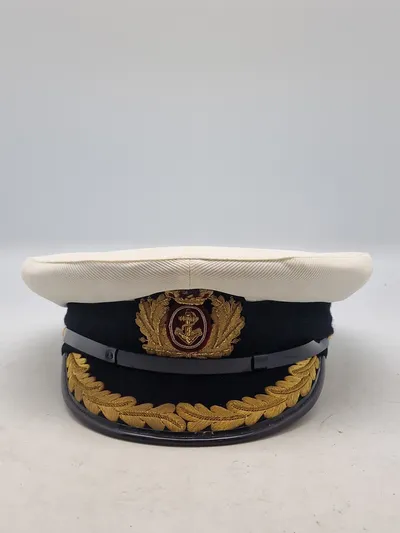 Original kasket fra det danske søværn. Officersklassen