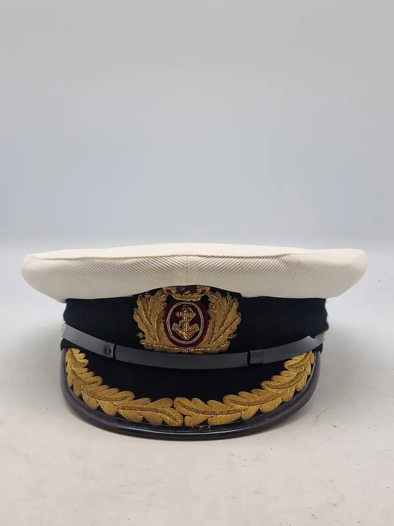 Original kasket fra det danske søværn. Officersklassen