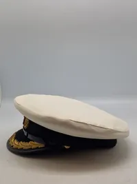 Original kasket fra det danske søværn. Officersklassen