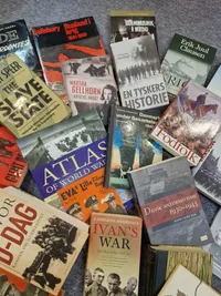 Stor samling bøger omhandlende ww2