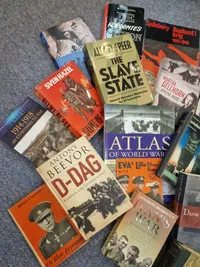 Stor samling bøger omhandlende ww2