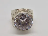 Ring I Sterling Sølv Med Stor Klar Sten