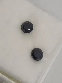 2 Stk. Ægte Sorte Diamanter - Tilsammen 0.59 Carat