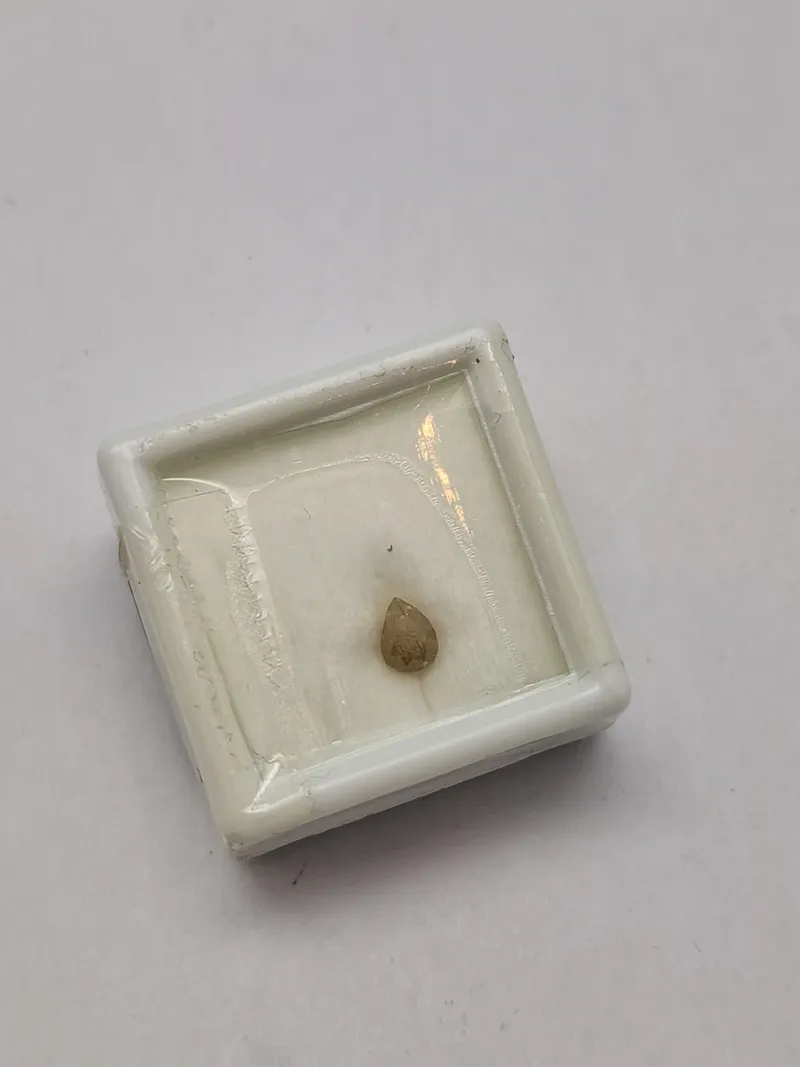 1 Stk. Ægte Gul Diamant På 0.46 Carat - Pear Cut