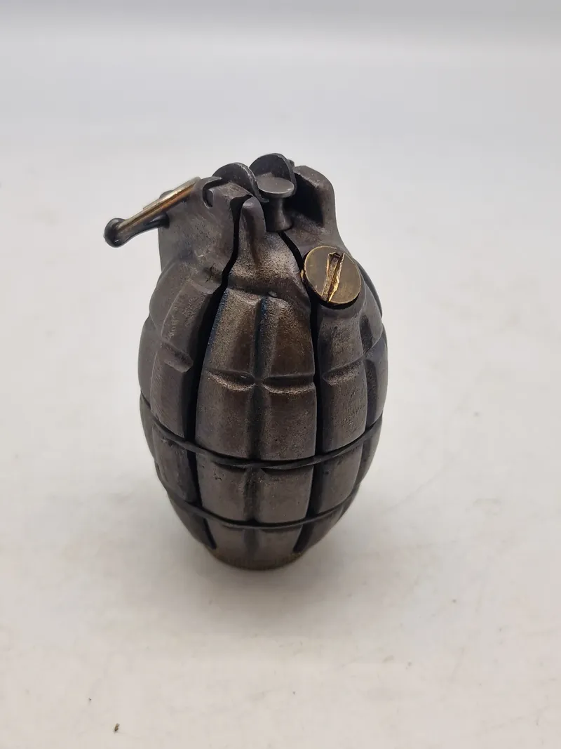 Original engelsk Mills håndgranat, No 23 Mk1  WW1 - deaktiveret