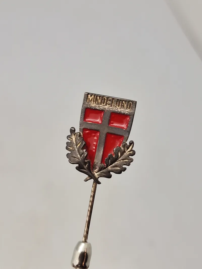 Sjælden original dansk mindelund pin - Båret af veteraner fra Frikorps