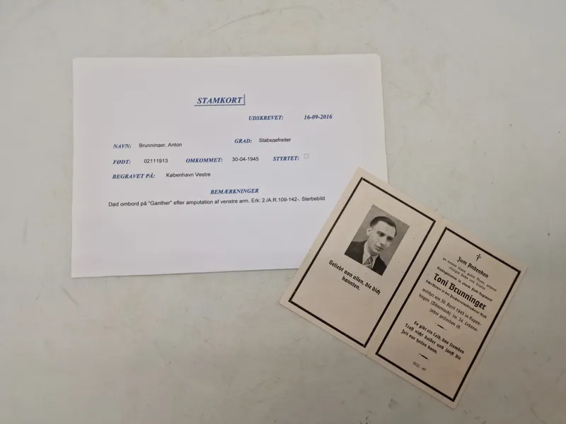 Originalt tysk “dødskort” fra ww2 med info (begravet i dk)