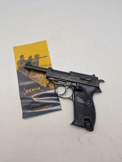 Denix model pistol - tysk Walther P38