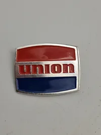 Samling diverse bil reklame pins