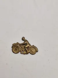 Samling diverse bil reklame pins
