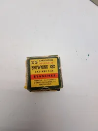 Samling originale ammunitions æsker