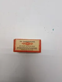 Samling originale ammunitions æsker