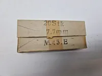 Samling originale ammunitions æsker