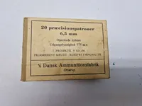 Samling originale ammunitions æsker