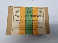 Samling originale ammunitions æsker