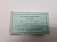 Samling originale ammunitions æsker