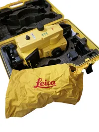 Leica builder 309 - nypris ca 50.000,- fremstår ikke komplet, men virker på auktions tidspunktet