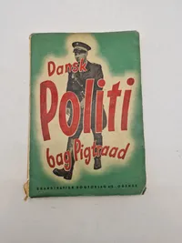 Dansk politi bag pigtraad