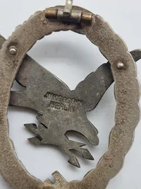 Originalt tysk Fliegerschützenabzeichen mit blitz med fremstiller