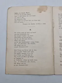 Original sangbog med bl.a. befrielses sange, samt billet til bal på KFUM