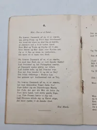 Original sangbog med bl.a. befrielses sange, samt billet til bal på KFUM