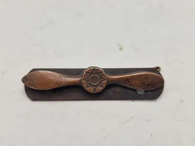 Pin forstillende propel på plade WW2 Australien