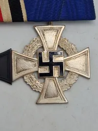 Sjælden original spange med Ehrenkreuz für Hinterbliebene samt Für Treue Dienst (25 jare) Givet til en kvinde