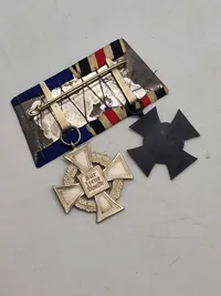 Sjælden original spange med Ehrenkreuz für Hinterbliebene samt Für Treue Dienst (25 jare) Givet til en kvinde