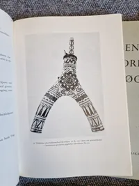 Våbenhistoriske aarbøger + Gammelt jern