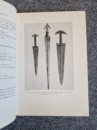 Våbenhistoriske aarbøger + Gammelt jern