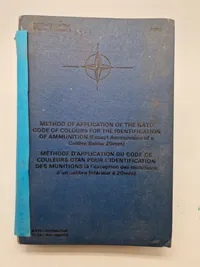 Bog med Nato ammunitions farver