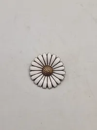 Original Georg Jensen marguerit broche, emalje og sterlingsølv