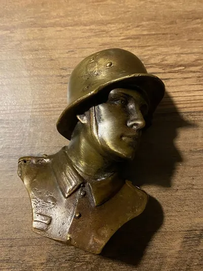 Buste af tysk soldat - Postwar