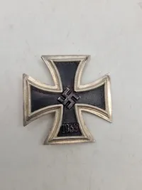 Originalt eisernes kreuz 1.kl (hvælvet)  - Hersteller E.F.  Wiedmann, Frankfurt am main