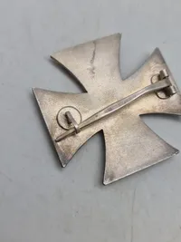 Originalt eisernes kreuz 1.kl (hvælvet)  - Hersteller E.F.  Wiedmann, Frankfurt am main