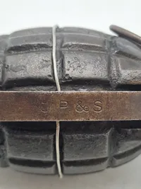 Original Mills håndgranat - nedkastet til den danske modstandsbevægelse