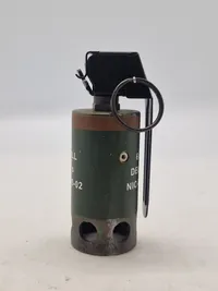 Original “6 Knall” granat - bruges bl.a. ved RIOT controls